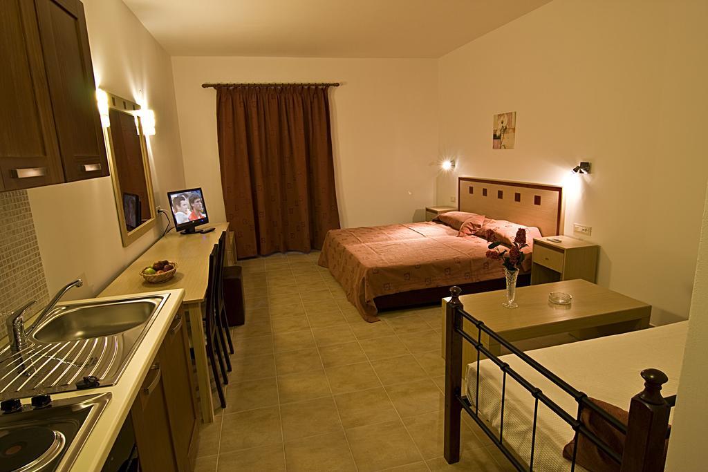 Sifis Studios Pefkos Pefki  ภายนอก รูปภาพ