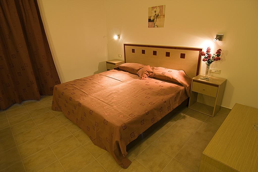 Sifis Studios Pefkos Pefki  ภายนอก รูปภาพ